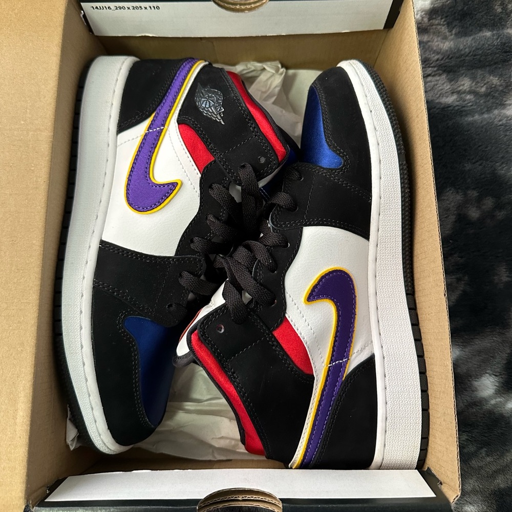 Grade School Air Jordan 1 Mid ‘Lakers’